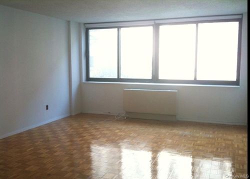 2d-376 Broadway, New York, NY, 10013-3940 | Card Image