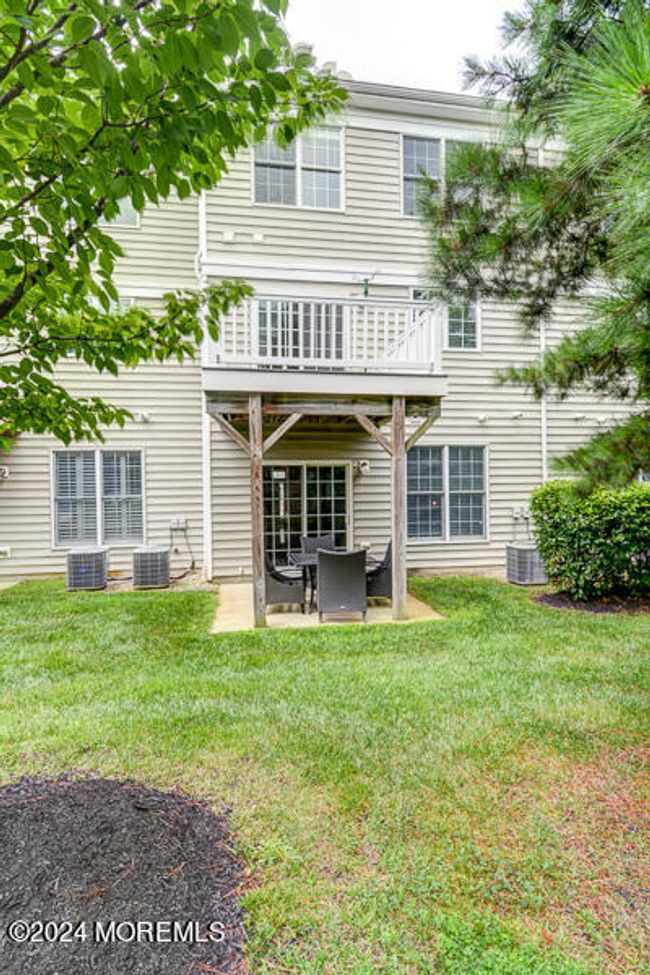 5 Crane Ct, Condo with 3 bedrooms, 4 bathrooms and null parking in Manahawkin NJ | Image 4