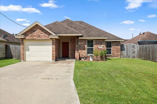 5215 Springwood Loop, Lumberton, TX, 77657-4405 | Card Image