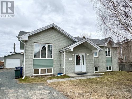 97 14th Ave, Cochrane, ON, P0L1C0 | Card Image