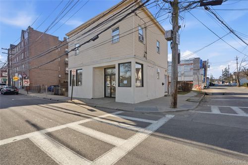 80 Lincoln Ave, Pelham, NY, 10803-1121 | Card Image