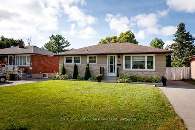 82 Queenston Cres, House other with 2 bedrooms, 2 bathrooms and 3 parking in London ON | Image 1