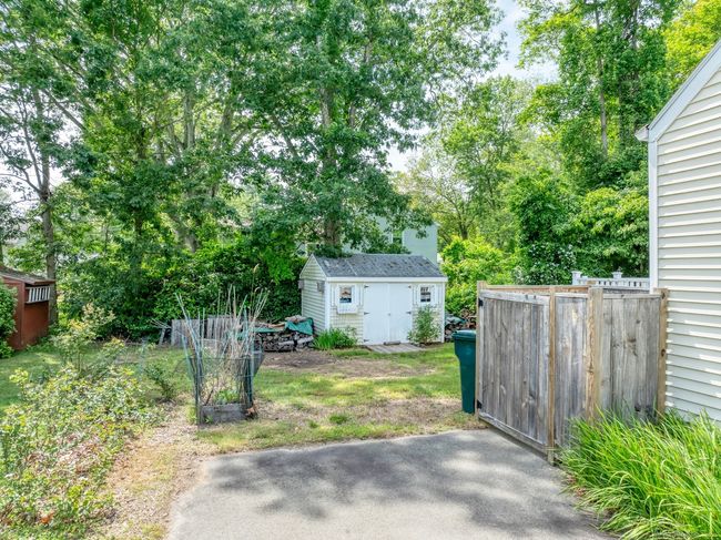 15 Hawks Nest Rd, House other with 3 bedrooms, 2 bathrooms and 3 parking in Old Lyme CT | Image 14