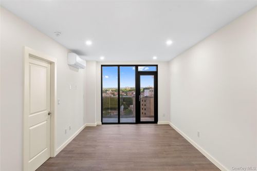 12c-124-28 Queens Blvd, Kew Gardens, NY, 11415 | Card Image