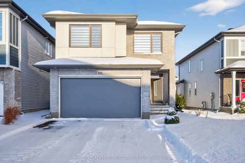 535 Dressage Ave, Stittsville, ON, K2V0C6 | Card Image