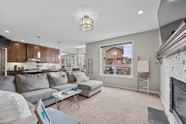 180 Cranston Gate Se, Home with 3 bedrooms, 2 bathrooms and 4 parking in Calgary AB | Image 6