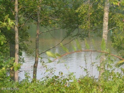 123 Emory Cove Dr, Harriman, TN, 37748-5334 | Card Image