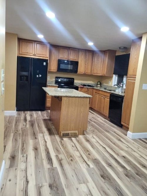 unit-24-70 Broadway, North Attleboro, MA, 02760-2255 | Card Image