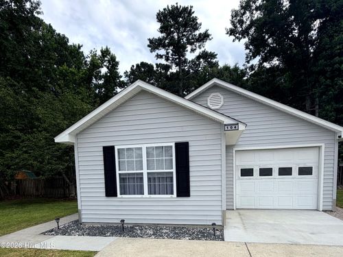 104 Spruce Ct, New Bern, NC, 28562-4822 | Card Image