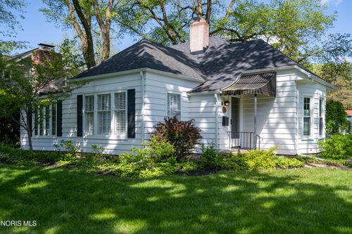 528 Elm St, Perrysburg, OH, 43551-2255 | Card Image