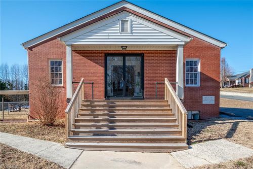 402 Worth St, Mount Airy, NC, 27030-5410 | Card Image