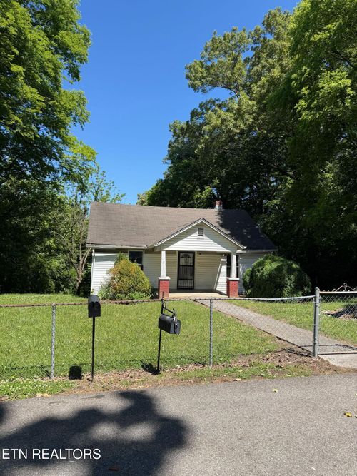 835 Spring Drive, Knoxville, TN, 37920 | Card Image