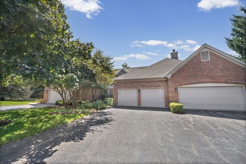2112 Warrington Ct, Glenview, IL, 60026-1329 | Card Image