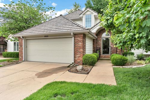 8909 E Bradford Cir, Wichita, KS, 67206-4046 | Card Image