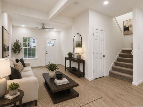 630 Iowa St, San Antonio, TX, 78203-1649 | Card Image