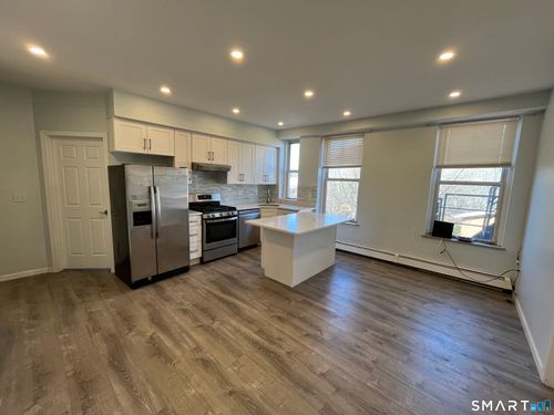 896 3R State Street, New Haven, CT, 06511 | Card Image