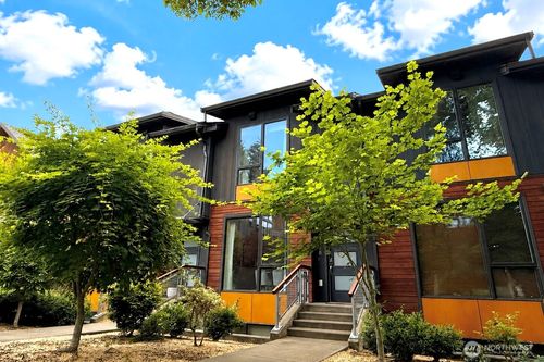 b-6535 34th Ave Ne, Seattle, WA, 98115-7301 | Card Image