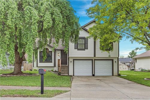 7903 Spring Valley Rd, Belton, MO, 64012-5354 | Card Image