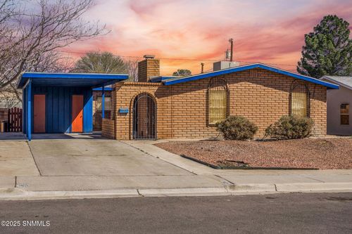 963 Maple St, Las Cruces, NM, 88001-3945 | Card Image