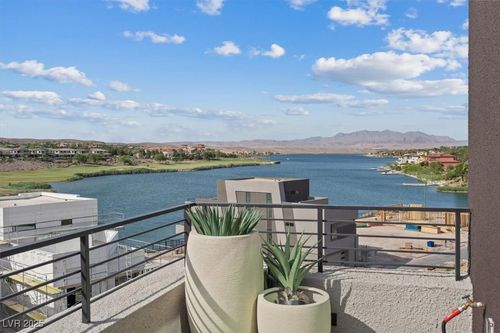 40 Heron Harbour Dr, Henderson, NV, 89011-3808 | Card Image