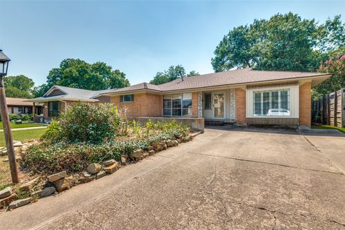 9011 Liptonshire Dr, Dallas, TX, 75238-3645 | Card Image