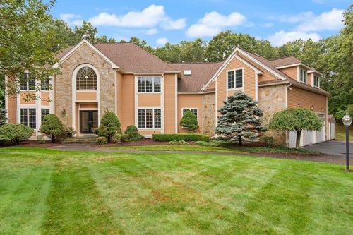 66 Eisenhower Dr, Sharon, MA, 02067-2432 | Card Image