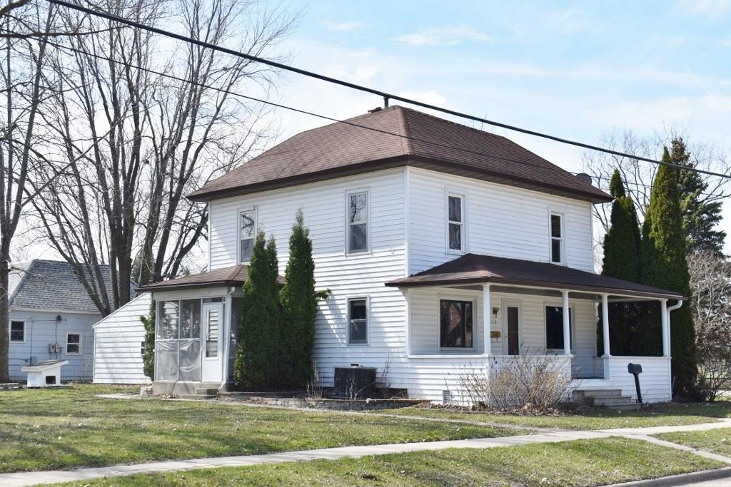 7th St, Oelwein, IA 50662