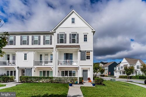 3230 Parade St, MECHANICSBURG, PA, 17055-8739 | Card Image