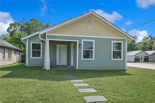 2100 Cavitt Ave, Bryan, TX, 77801-2001 | Card Image