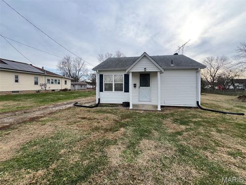 500 E Water St, Litchfield, IL, 62056-2460 | Card Image