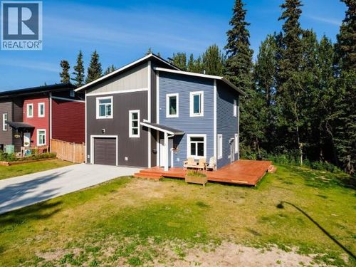 5 14th Ave E, Whitehorse, YT, Y1A0S3 | Card Image