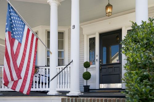 9 Colonial St, Charleston, SC, 29401-1807 | Card Image