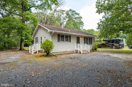 27698 Woodland Rd, SEAFORD, DE, 19973-4737 | Card Image