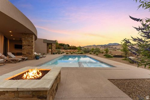 5120 N Silver Cloud Dr, St George, UT, 84770-7528 | Card Image