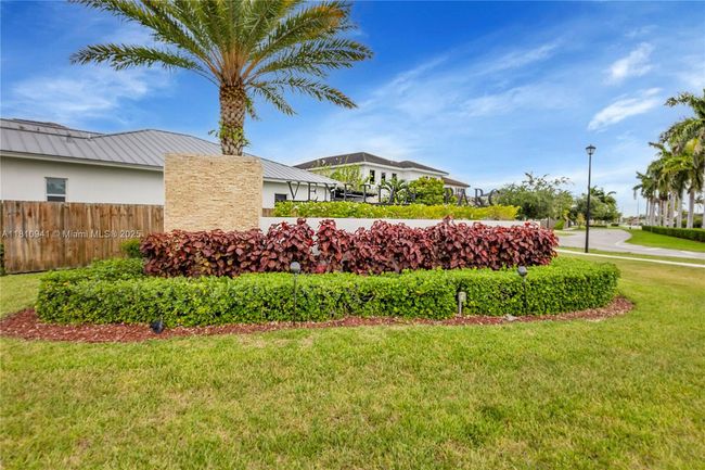 15037 Sw 174 Th St, House other with 4 bedrooms, 4 bathrooms and null parking in Miami FL | Image 39