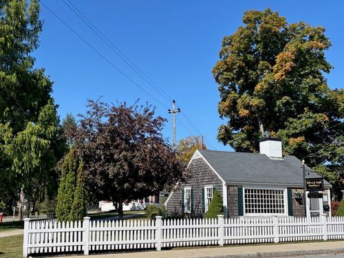 2 Main St, Topsfield, MA, 01983-1849 | Card Image