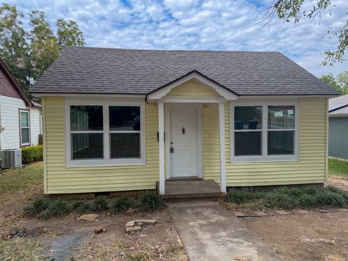1527 W Gandy St, Denison, TX, 75020-3507 | Card Image