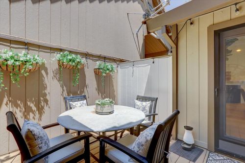 1123 Humbug Way, Auburn, CA, 95603 | Card Image