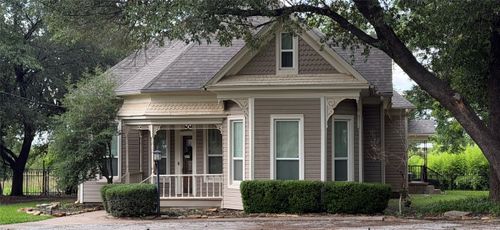 445 W Belknap St, Jacksboro, TX, 76458-2309 | Card Image