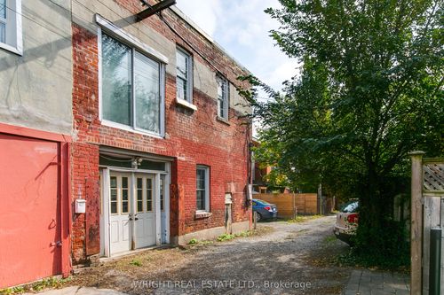 rear-105 Major St, Toronto, ON, M5S2K9 | Card Image