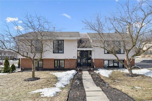 219 Blackhorne Dr, Kitchener, ON, N2E1Z2 | Card Image