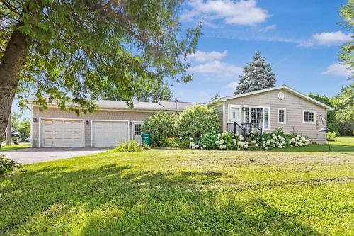 1827 44th St Ne, Buffalo, MN, 55313-3635 | Card Image