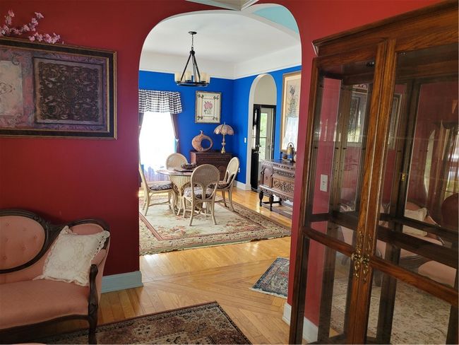 living rm with view to dining room | Image 14