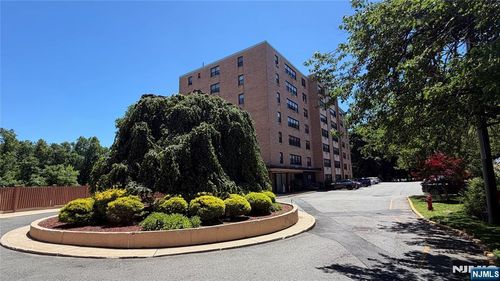 2348 Linwood Ave, Fort Lee, NJ, 07024-3869 | Card Image