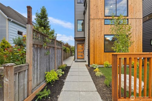 3932 S Angeline St, Seattle, WA, 98118-1714 | Card Image