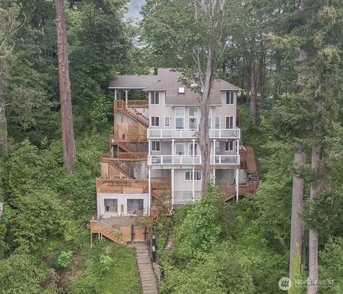 17455 Paige Ln Sw, Vashon, WA, 98070-4423 | Card Image