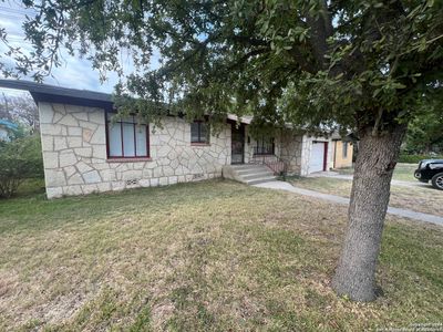 326 Eland Dr, House other with 2 bedrooms, 1 bathrooms and null parking in San Antonio TX | Image 2