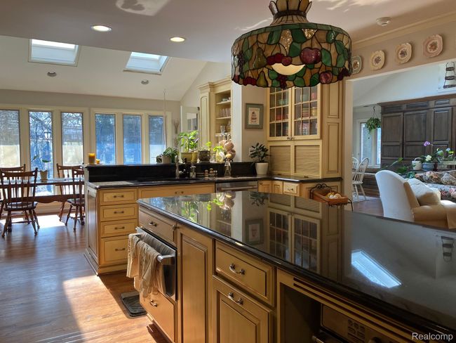 645 Lone Pine Rd, House other with 3 bedrooms, 5 bathrooms and null parking in Bloomfield Hills MI | Image 5