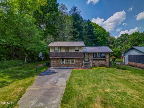 156 Warrior Ln, Johnson City, TN, 37601-8172 | Card Image