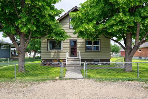 216 W Riggs St, East Helena, MT, 59635-9039 | Card Image